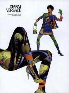 Penn_Versace_Spring_Summer_1991_03.thumb.jpg.0febcab474890b797c8518ad81e5d86f.jpg