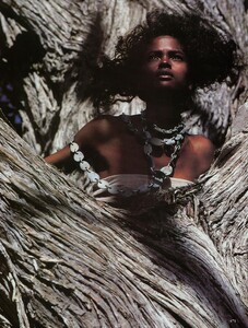 Ritts_US_Vogue_March_1990_02.thumb.jpg.73f2e7a11c09e8e83dc9a4d8c1fbf48a.jpg