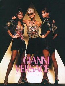 Ritts_Versace_Fall_Winter_1991_92_01.thumb.jpg.f53e8fe995fe2a823f7677ff7fa7e54c.jpg