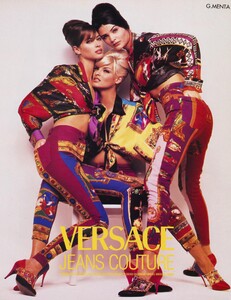 Ritts_Versace_Fall_Winter_1991_92_05.thumb.jpg.7936103201a9dd16a4c843d2d6cd83ca.jpg