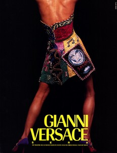 Ritts_Versace_Fall_Winter_1991_92_06.thumb.jpg.3786e1089d2b828df425648fa624c0a4.jpg