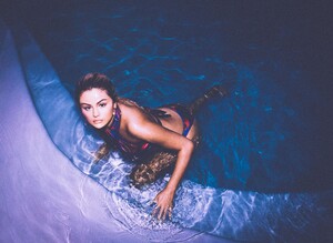 Selena-Gomez-Gorgeous-Boobs-10.jpg
