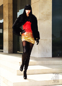 Vadukul_Vogue_China_November_2010_08.thumb.jpg.842831b54be38629e712ff5e5b40f30a.jpg