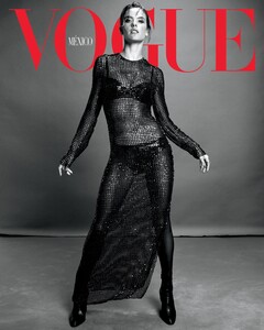 alessandra-ambrosio-en-portada-para-vogue-agosto-2021.thumb.jpg.62df3be7ef0e1a53ef0f8e2d33a05465.jpg