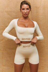 bt0313_bt0317_2_upright-command-sand-long-sleeve-crop-top-hot-pant-shorts.jpg