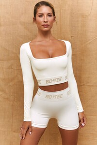 bt0313_bt0317_4_upright-command-ivory-long-sleeve-crop-top-hot-pant-shorts_1.jpg