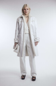 fall-winter-2021-22-pre-collection-20-8839907704862.jpg