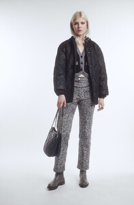 fall-winter-2021-22-pre-collection-25-8839909146654.jpg