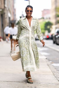 gabrielle-union-looks-fashionable-new-york-07-27-2021-3.jpg