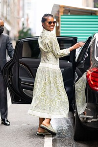 gabrielle-union-looks-fashionable-new-york-07-27-2021-7.jpg