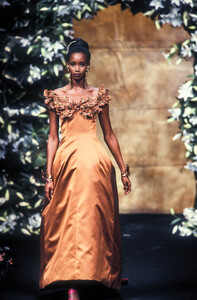 jean-louis-scherrer-hc-fw-1992-2.thumb.jpg.c2a144be69e7fa28a044103c5383aa65.jpg