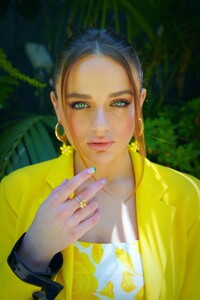 joey-king-at-kissing-booth-3-press-day-photoshoot-in-los-angeles-07-06-2021-9.jpg