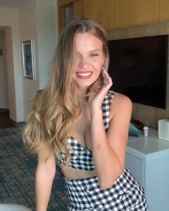 josephineskriver_225713246_222914079716871_5625598993904309825_n.jpg