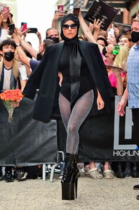 lady-gaga-is-stylish-new-york-city-07-28-2021-10.jpg