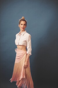 liz421428-1278x1920.jpg