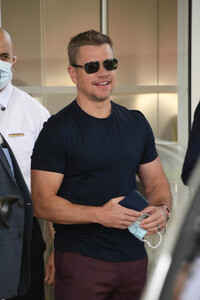 matt-damon-cannes-08jul21-03.thumb.jpg.a70e00a02830c210aae7dc27cc804340.jpg