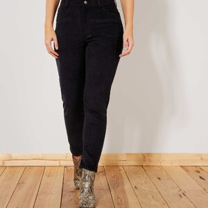 pantalon-mom-en-velours-cotele-noir-femme-wl405_1_zc4.jpg