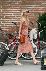 poppy-delevingne-out-in-new-york-07-28-2021-1.jpg