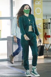 rumer-willis-wears-an-all-green-ensemble-trader-joe-s-in-west-hollywood-06-09-2021-2.jpg