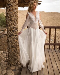 svetlanakleimanbridal_56591121_279943792881070_6569539107219571685_n.jpg