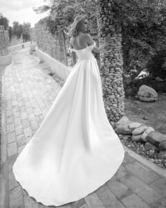 svetlanakleimanbridal_79038984_601679373935281_6136957166109764190_n.jpg