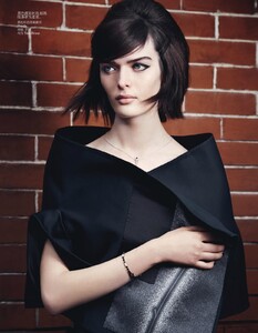 vogue-china-june-2013_sam_(5).thumb.jpg.fb680a84d76bf8fefa4c0cc52dff4f20.jpg