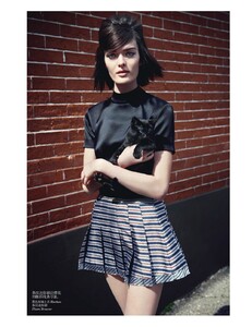 vogue-china-june-2013_sam_(8).thumb.jpg.9b25ff62d4c9a52c4436472ec31ca4d7.jpg