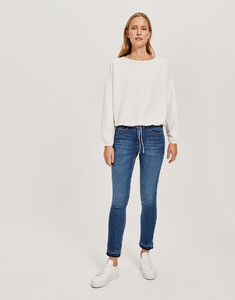 weiss_boxy-shirt_damen_guneti_opus_look.jpg