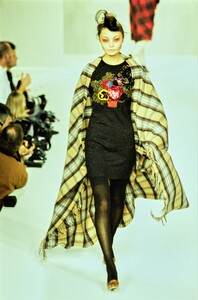 011-vivienne-westwood-fall-1996-ready-to-wear-CN10055561-irina-pantaeva.jpg