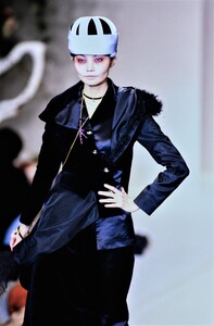 062-vivienne-westwood-fall-1996-ready-to-wear-detail-CN10055757-irina-pantaeva.jpg