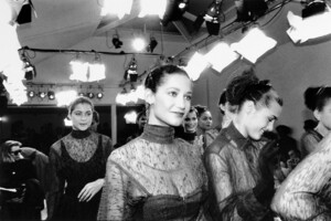 088_GERARD-MUSY_Marpessa-Hennink_Jasmin-Le-Bon_Azzedine-Alaia-Fashion-Show_Paris_1987.thumb.jpg.f33853ce57b665c9e5be7a4dcf2cd6e4.jpg