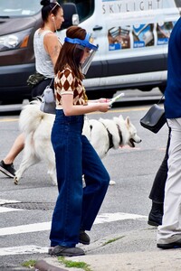       zoe040821BZNimage121.jpg