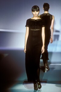 1007558078_Valentino1996WomenRTW246.thumb.jpg.493619f92c6e4b3ee147fc4dfcfed9d3.jpg