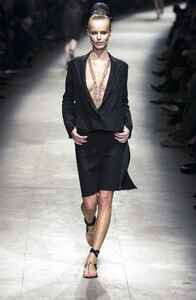 1015993054_Lanvin2003WomenRTW4.thumb.jpg.b03ca91a0eac0eec8d1ea4cbd8beeed4.jpg
