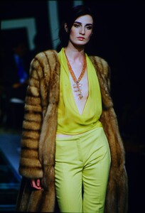 1018261248_Atelier-Versace-Fall-2000(11).thumb.jpg.09ce6c38a97f576f69797e1fbba5ba73.jpg