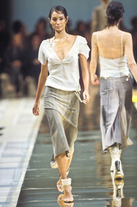 1022542068_Chloe2000WomenRTW107.thumb.jpg.7e11191582ac3ddfdc58bb9a2d602a73.jpg