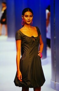1031642857_THIERRY-MUGLER-SPRING-2000(3).thumb.jpg.e967bf4ef0cc1bb17bebeae99a511eb0.jpg