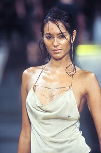 1050984349_Chloe2000WomenRTW126.thumb.jpg.6f732d60c9d62d62031feac147ebc490.jpg