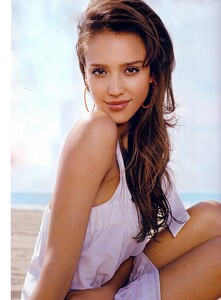 1053873135_JessicaAlba76544567899765467700full-jessica-alba.thumb.jpg.e20a8f70f6b720bca7976a45ff502d9b.jpg