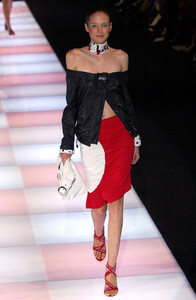 Emporio Armani SS 2004 01.jpg