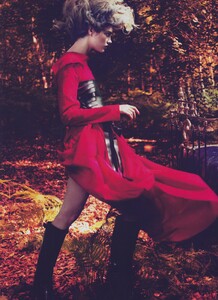 107077859_Mert__Marcus_US_Vogue_September_2009_13.thumb.jpg.5cf51837ee61859ab5e1c2455d800210.jpg