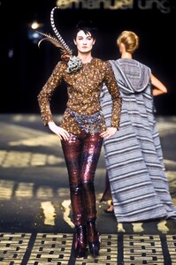 1093114506_EmanuelUngaro2001HauteCouture91.thumb.jpg.439ce2c070654eec7cd54c656276707b.jpg