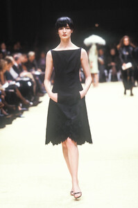 1104746359_PierreBalmain1999HauteCouture39.thumb.jpg.a3ae98cd28af4d075b77b2fd7dd1455c.jpg