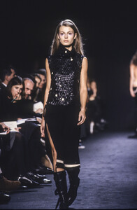 110654317_CostumeNational1999WomenRTW38.thumb.jpg.ab91604d7a2db17e7ce9053d2be9fad5.jpg