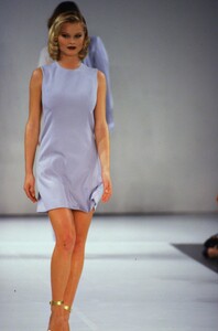 118051881_michael-kors-ss-1995(11).thumb.jpg.8a8eee91713bbbd0fa8eb42c65fef0b2.jpg