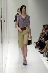 1183249295_Fendi2001WomenRTW32.thumb.jpg.ed4ed33738fdf13f142c6d19e4e229c1.jpg