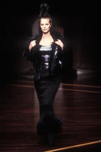 1191860241_GianfrancoFerre1999WomenRTW106.thumb.jpg.708fd6cf8b4fb1a5e6f5d4479fc8e4eb.jpg