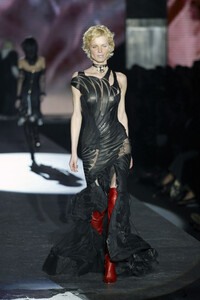 1199738760_RobertoCavalli2003WomenRTW97.thumb.jpg.6427e143bd9a2002ec7af35198229463.jpg