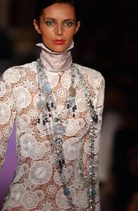 1209457526_Carven2003HauteCouture106.thumb.jpg.2b7fdf7a514ca384a4699d483a72d6ba.jpg