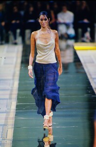 1254431654_chloe-ss-2000(22).thumb.jpg.bcfeaafba3b19f2afd1a3309fa8033e4.jpg